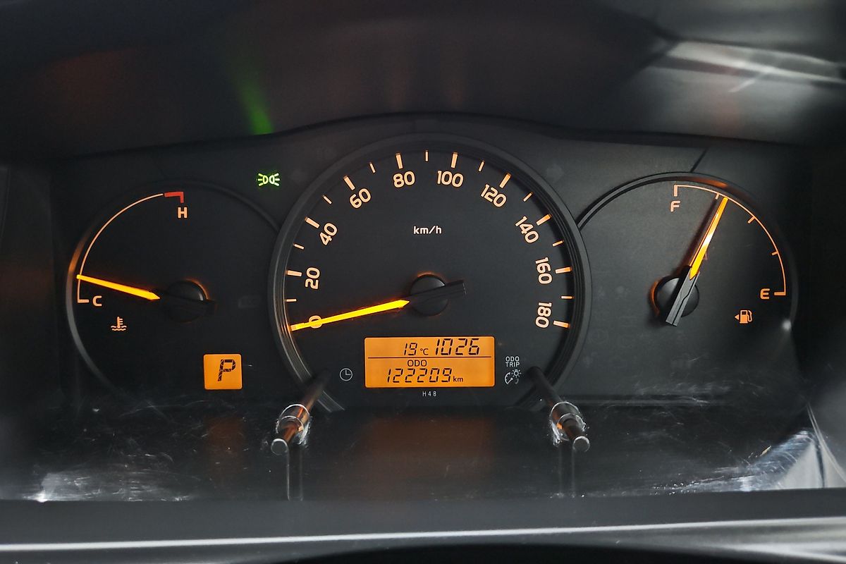2014 Toyota Hiace Commuter KDH223R ELWB