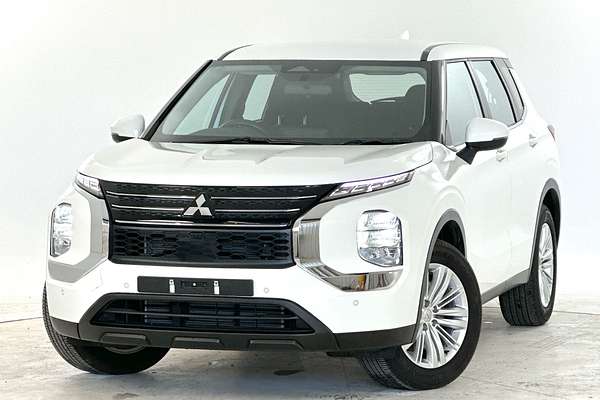 2024 Mitsubishi Outlander ES ZM