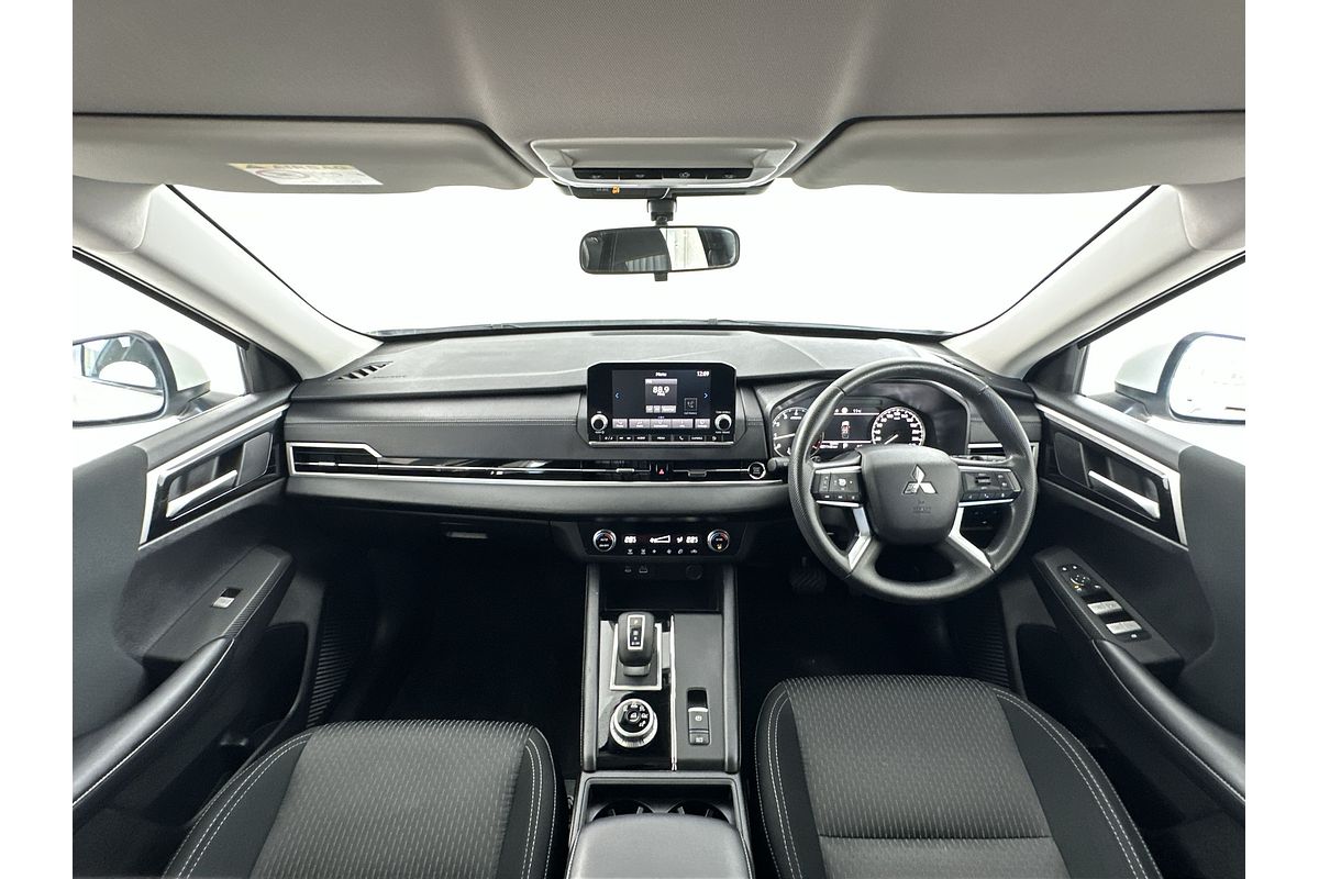 2024 Mitsubishi Outlander ES ZM
