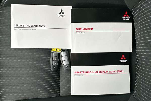 2024 Mitsubishi Outlander ES ZM