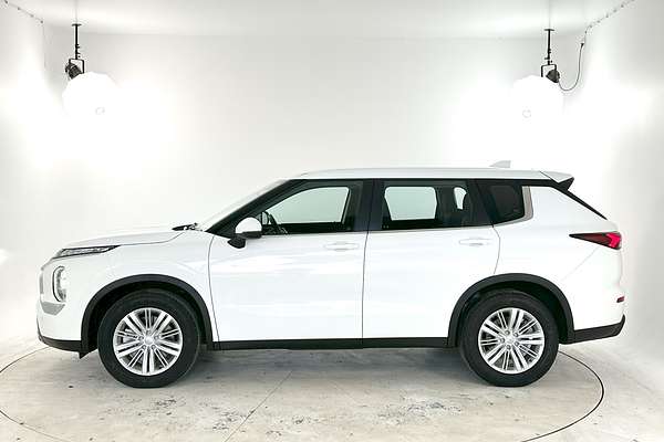 2024 Mitsubishi Outlander ES ZM