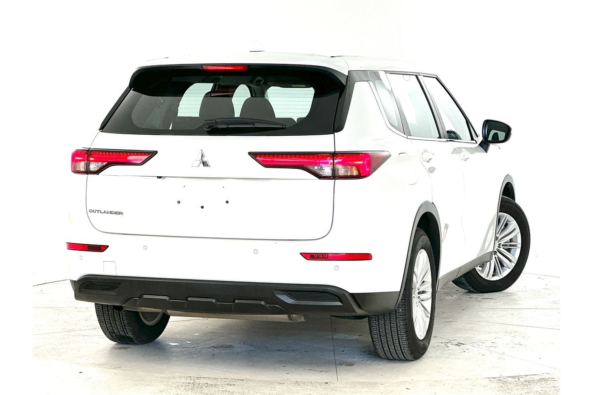 2024 Mitsubishi Outlander ES ZM