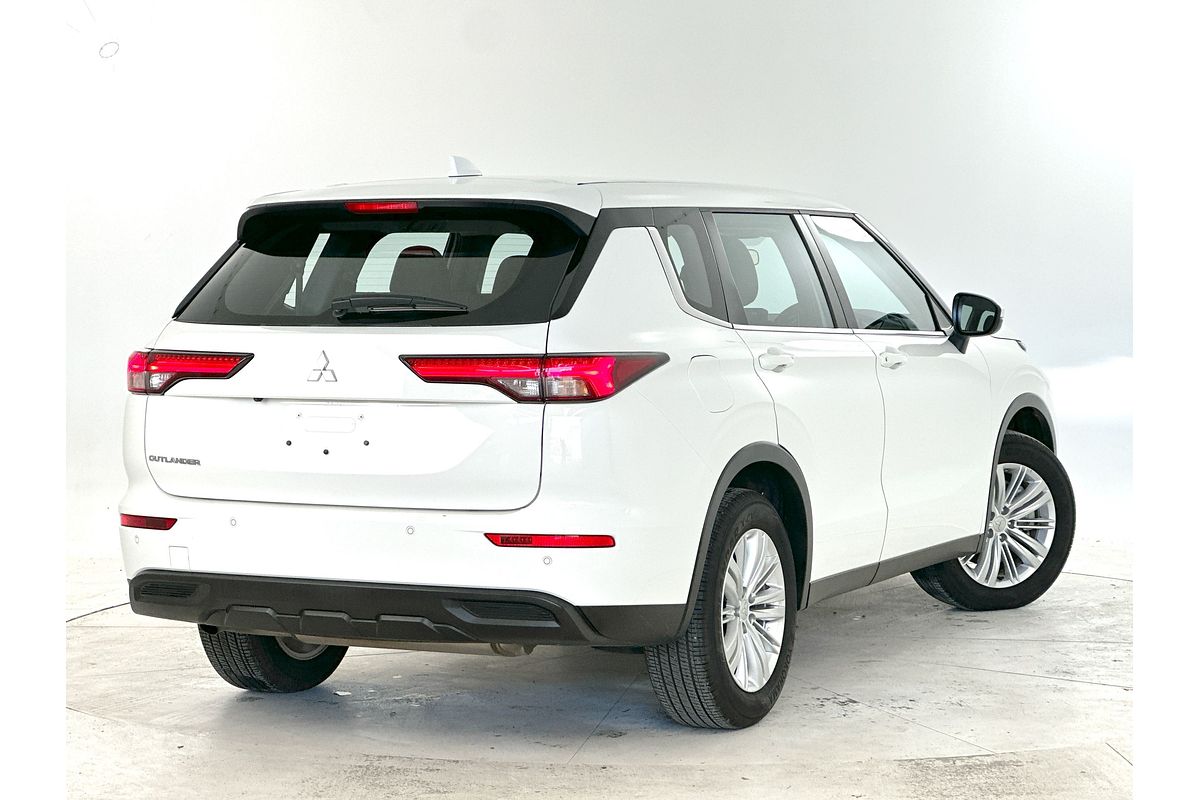 2024 Mitsubishi Outlander ES ZM