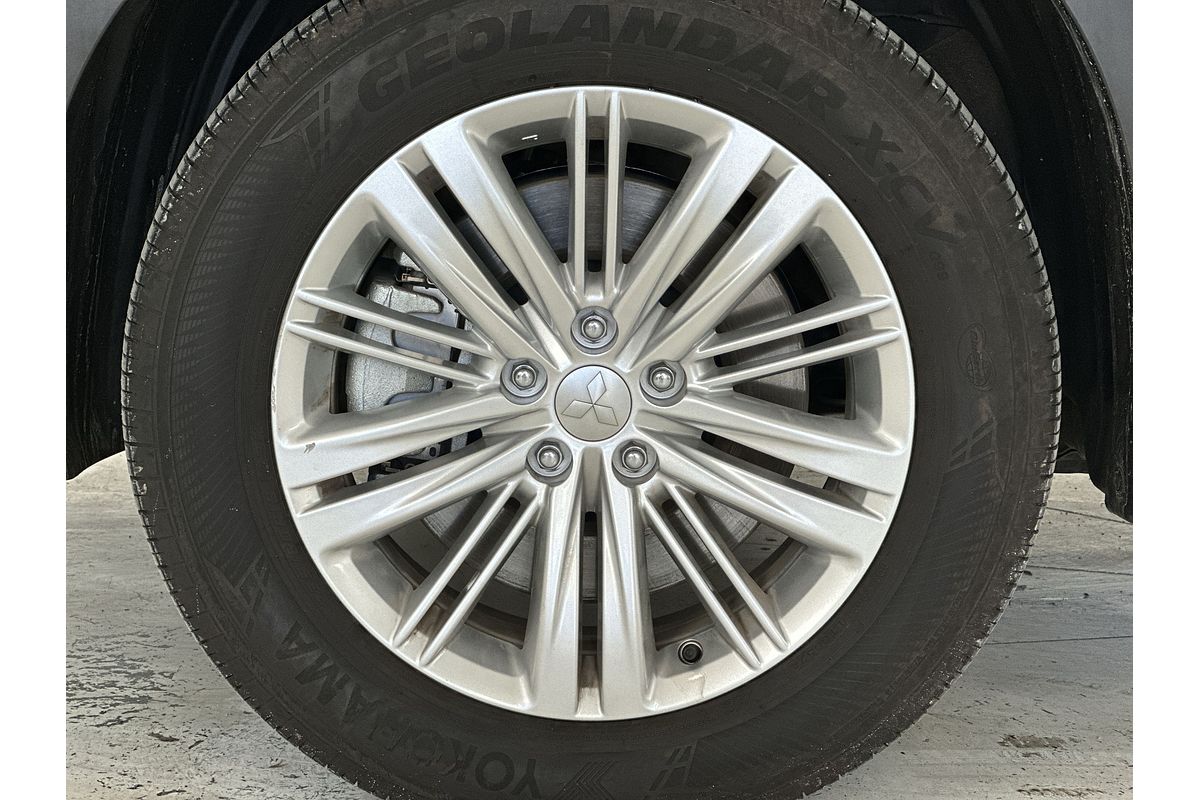 2024 Mitsubishi Outlander ES ZM
