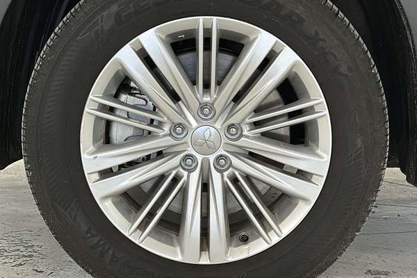 2024 Mitsubishi Outlander ES ZM