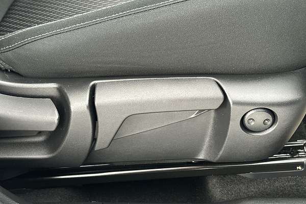 2024 Mitsubishi Outlander ES ZM