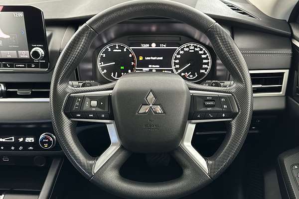 2024 Mitsubishi Outlander ES ZM