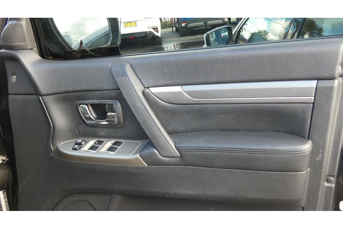 2018 Mitsubishi Pajero GLS NX