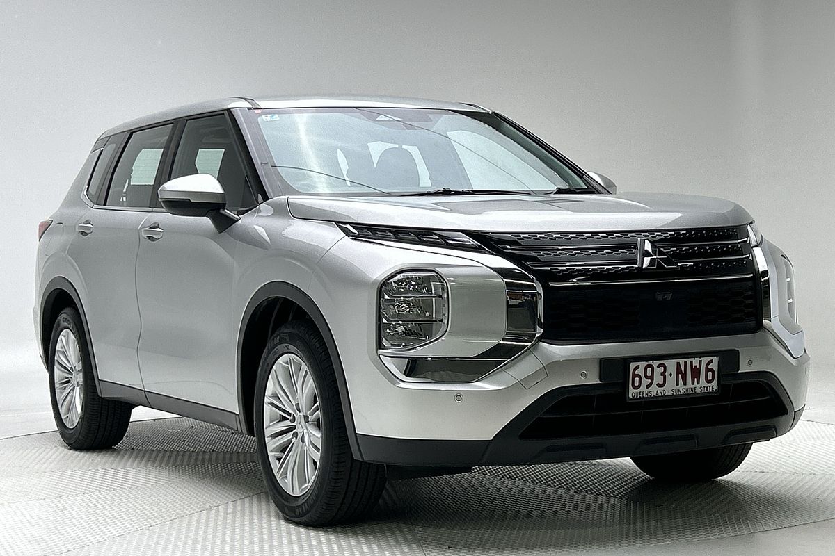 2022 Mitsubishi Outlander ES ZM
