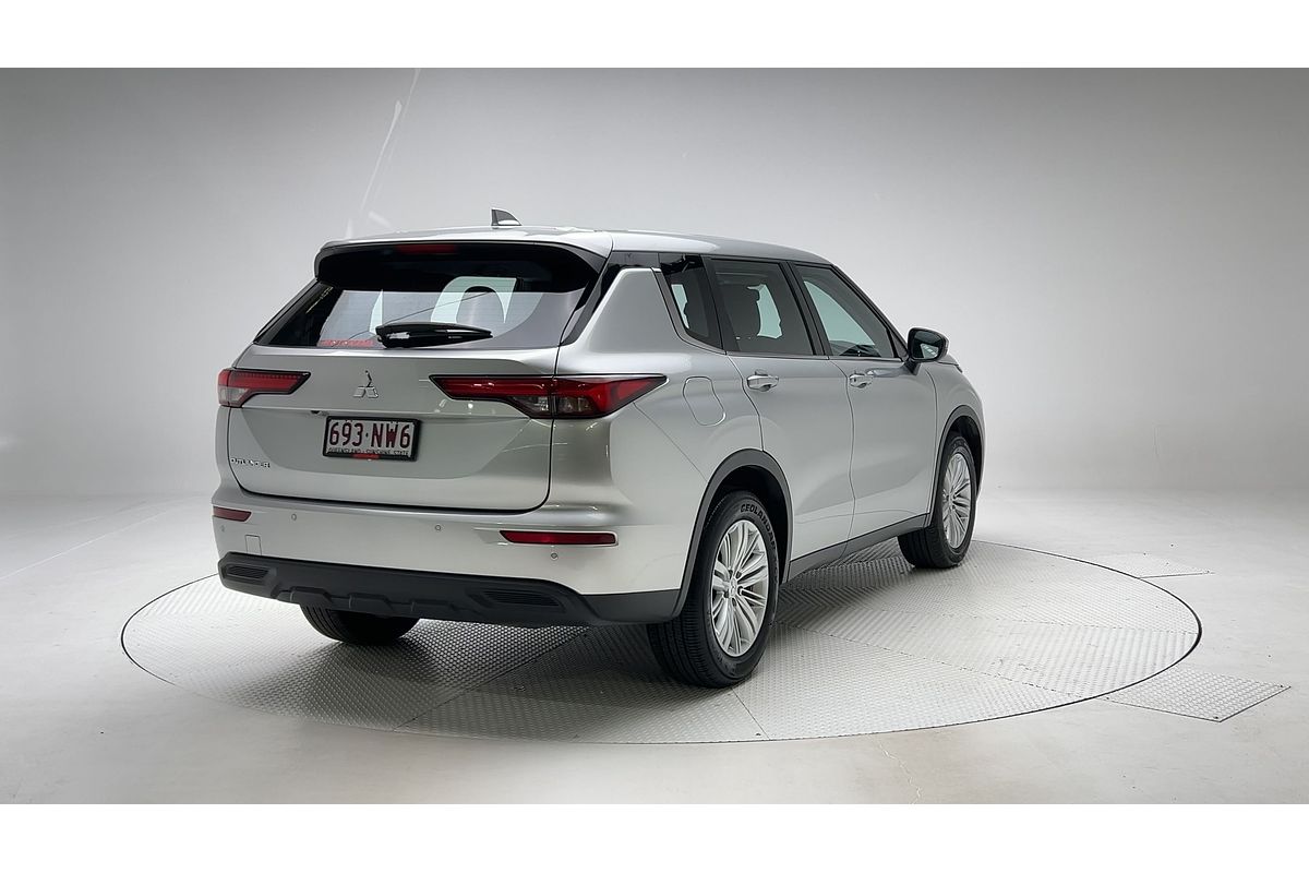 2022 Mitsubishi Outlander ES ZM