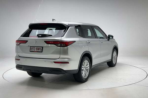 2022 Mitsubishi Outlander ES ZM