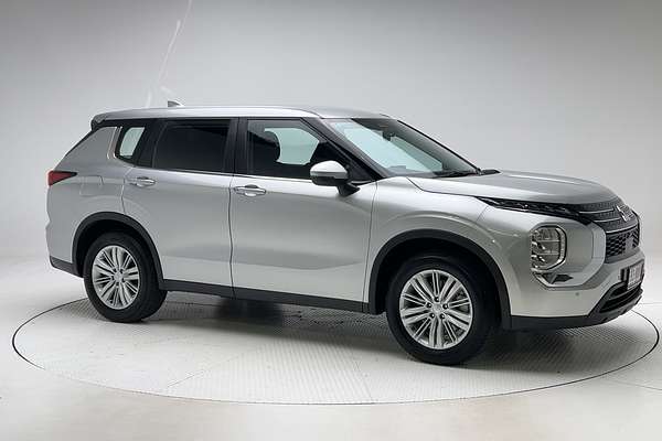 2022 Mitsubishi Outlander ES ZM