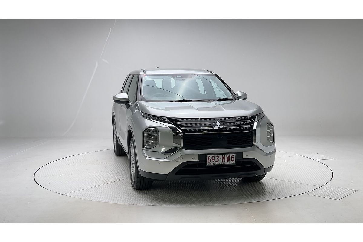 2022 Mitsubishi Outlander ES ZM