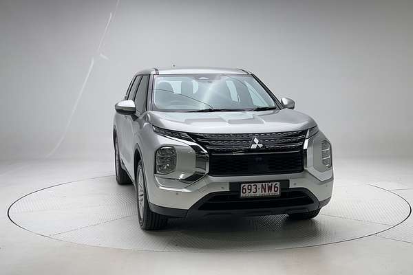 2022 Mitsubishi Outlander ES ZM