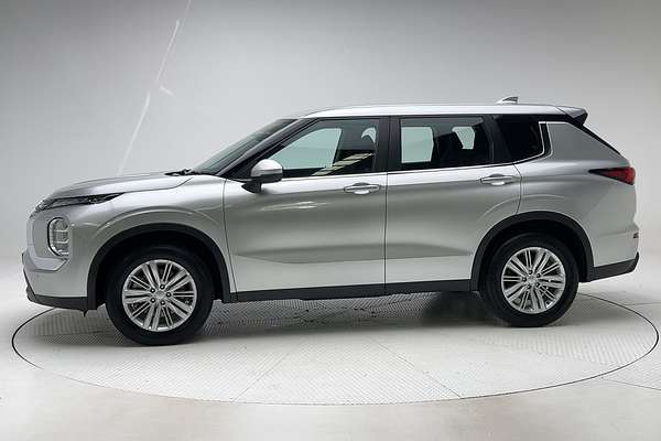 2022 Mitsubishi Outlander ES ZM
