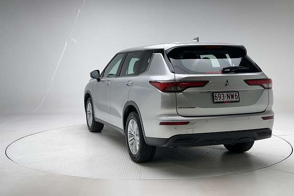 2022 Mitsubishi Outlander ES ZM