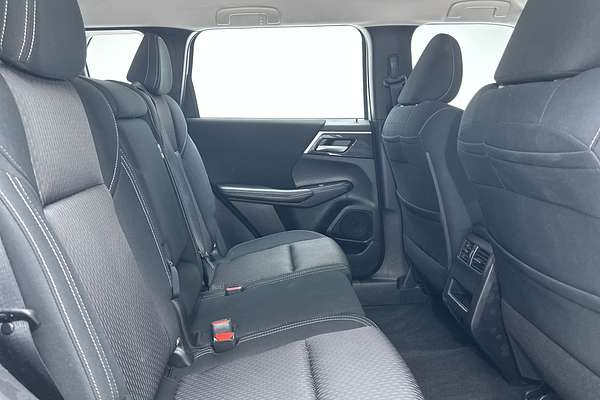 2022 Mitsubishi Outlander ES ZM