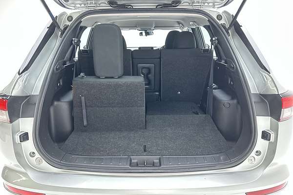 2022 Mitsubishi Outlander ES ZM