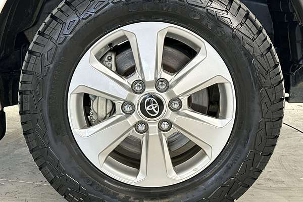 2023 Toyota Landcruiser GXL FJA300R