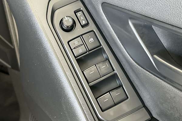 2023 Toyota Landcruiser GXL FJA300R