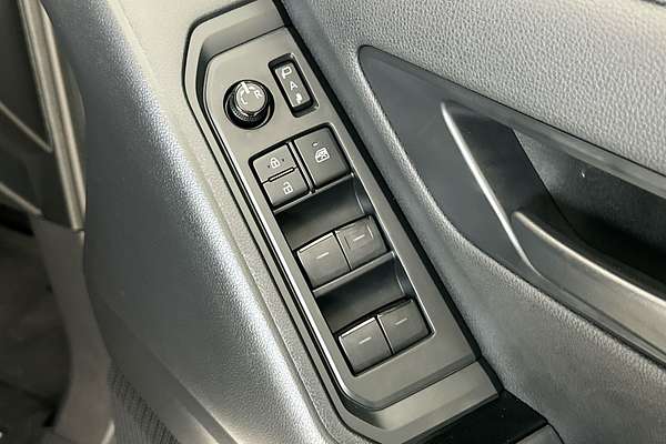 2023 Toyota Landcruiser GXL FJA300R
