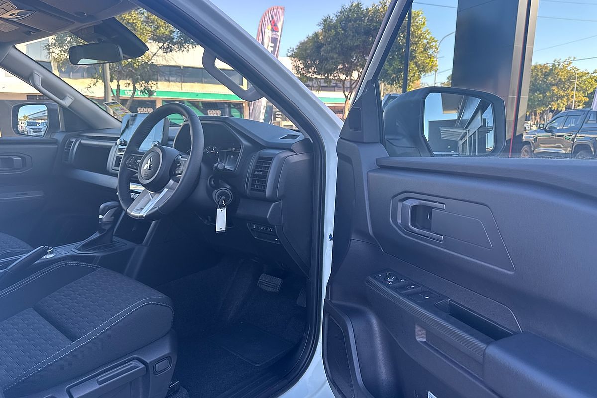 2025 Mitsubishi Triton GLX-R MV 4X4