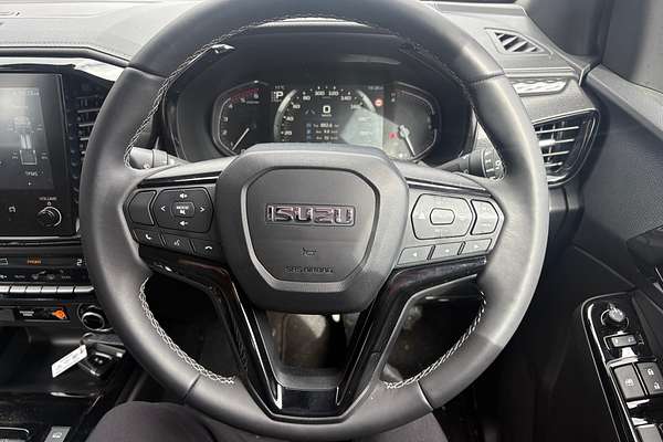 2025 Isuzu D-MAX BLADE 4X4