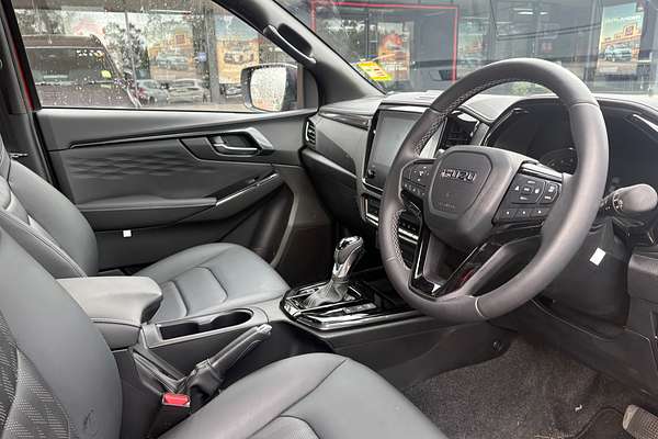 2025 Isuzu D-MAX BLADE 4X4