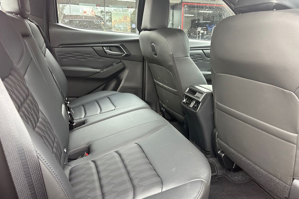 2025 Isuzu D-MAX BLADE 4X4