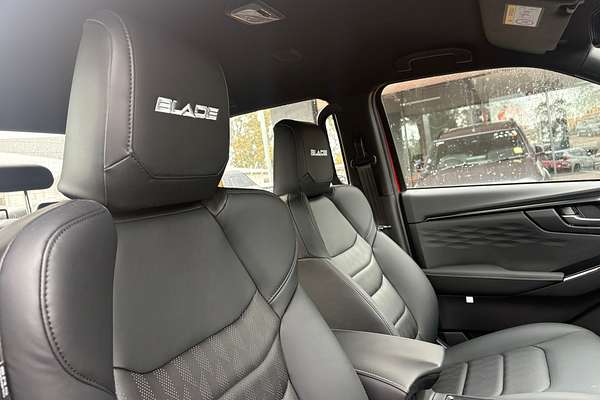 2025 Isuzu D-MAX BLADE 4X4