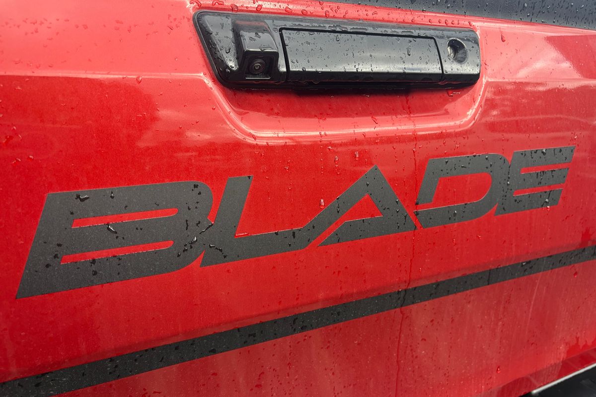 2025 Isuzu D-MAX BLADE 4X4