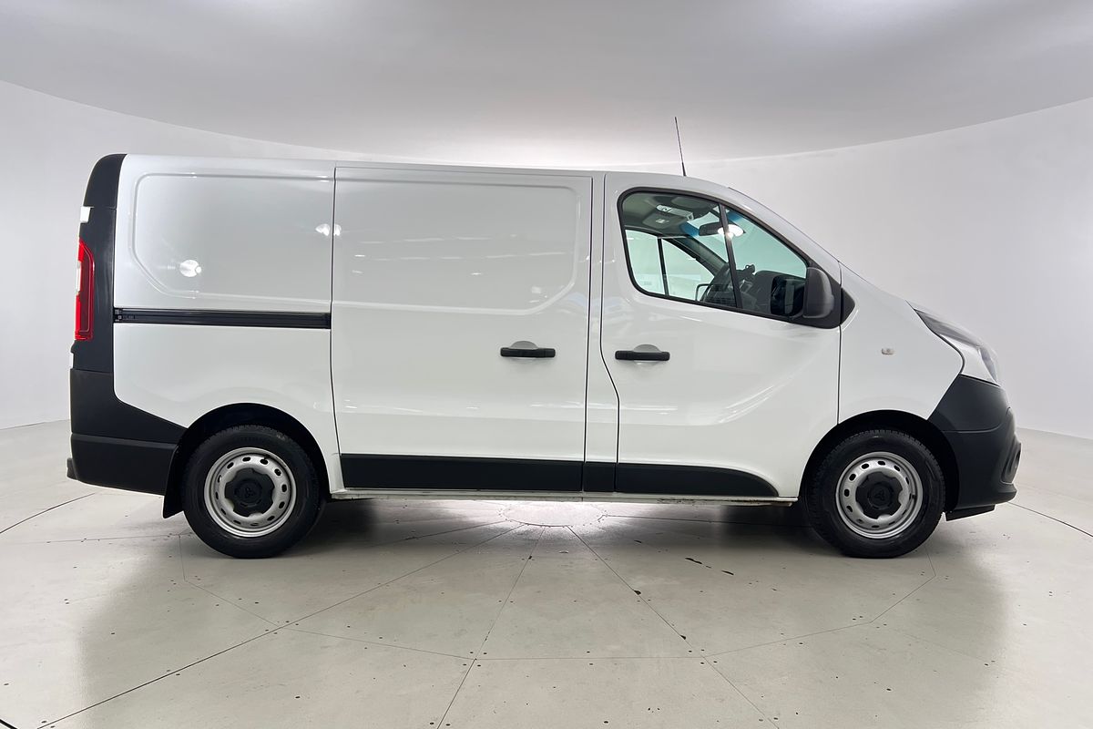 2021 Mitsubishi Express GLX SN SWB