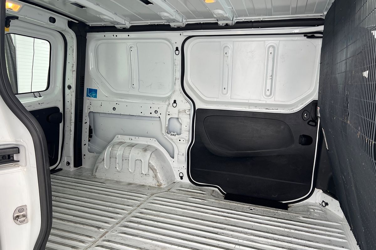 2021 Mitsubishi Express GLX SN SWB