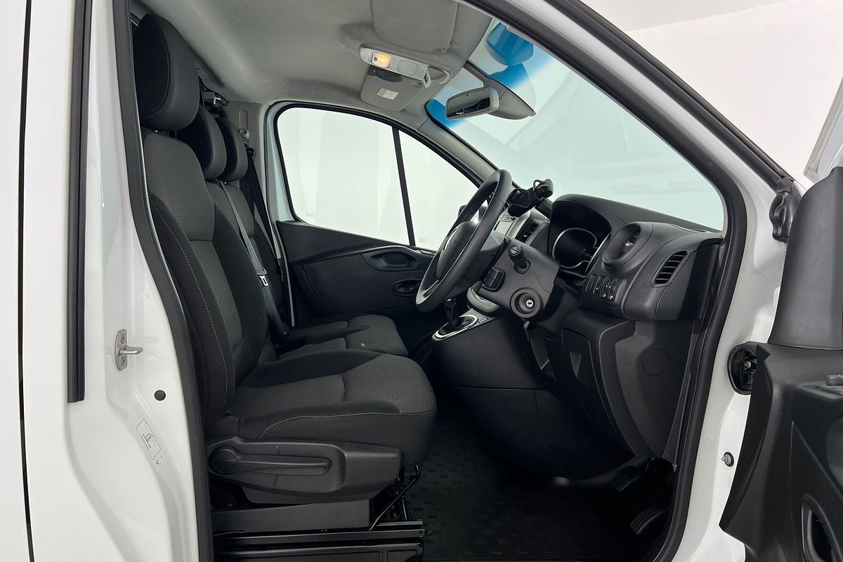 2021 Mitsubishi Express GLX SN SWB