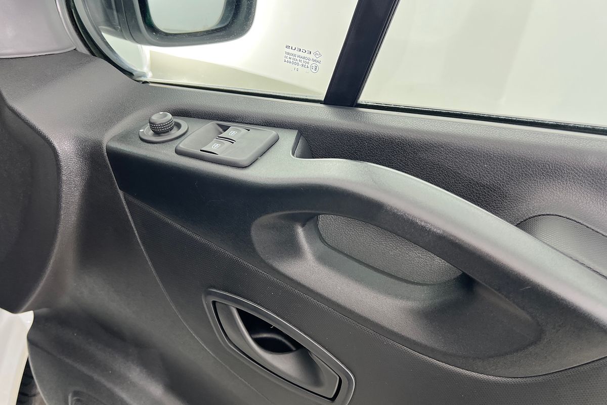 2021 Mitsubishi Express GLX SN SWB