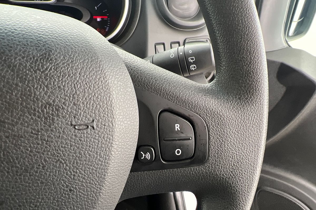 2021 Mitsubishi Express GLX SN SWB