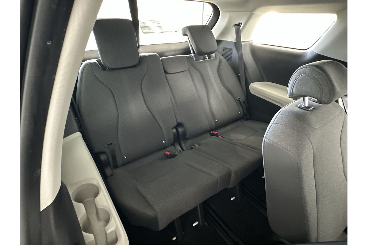 2023 Kia Carnival S KA4