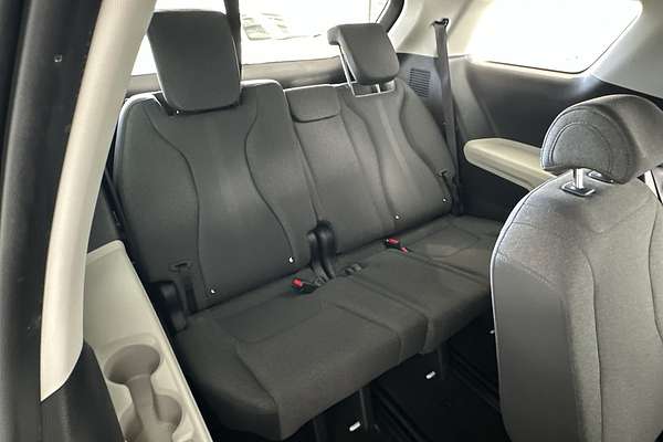 2023 Kia Carnival S KA4