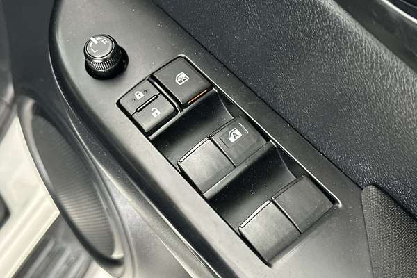 2020 Toyota Hilux SR GUN126R 4X4
