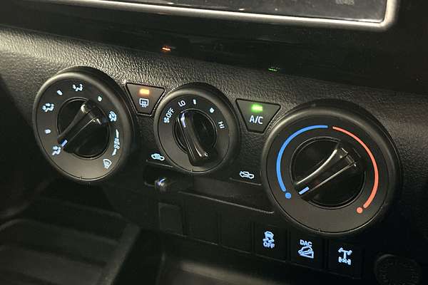 2020 Toyota Hilux SR GUN126R 4X4