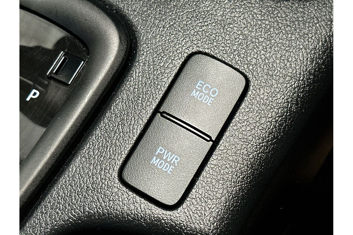 2020 Toyota Hilux SR GUN126R 4X4