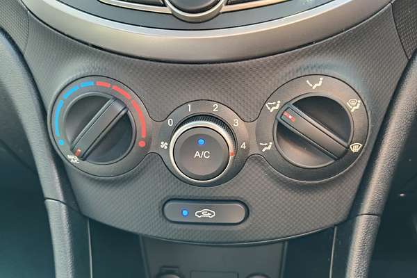 2018 Hyundai Accent Sport RB6