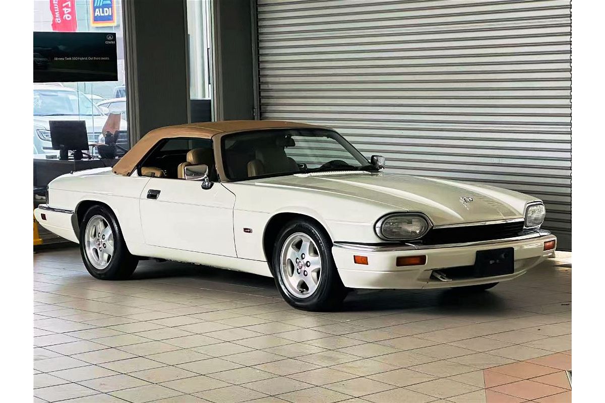 XJS SPORT 4.0L 6Cyl ELECTRONIC F/INJ 4 SP AUTOMATIC 2D CONVERTIBLE 