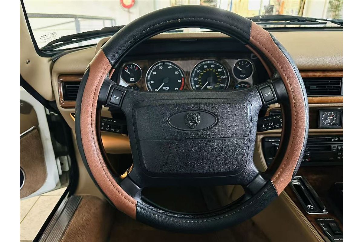 XJS SPORT 4.0L 6Cyl ELECTRONIC F/INJ 4 SP AUTOMATIC 2D CONVERTIBLE 