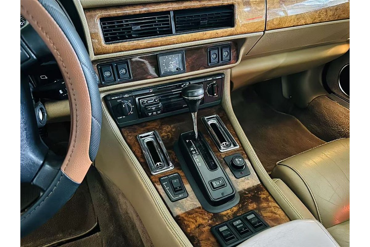 XJS SPORT 4.0L 6Cyl ELECTRONIC F/INJ 4 SP AUTOMATIC 2D CONVERTIBLE 