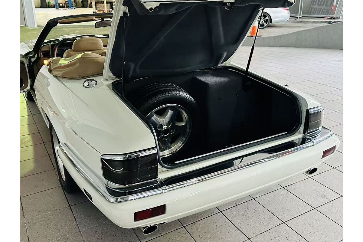 XJS SPORT 4.0L 6Cyl ELECTRONIC F/INJ 4 SP AUTOMATIC 2D CONVERTIBLE 