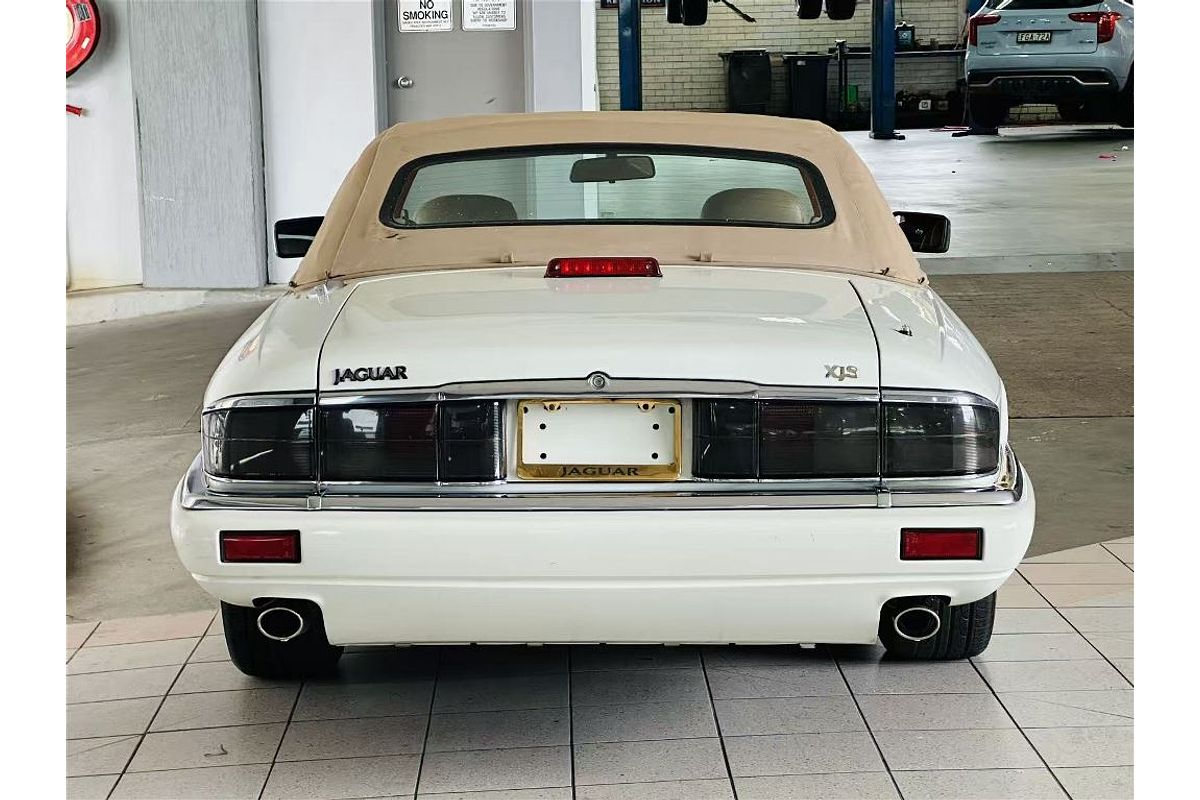 XJS SPORT 4.0L 6Cyl ELECTRONIC F/INJ 4 SP AUTOMATIC 2D CONVERTIBLE 