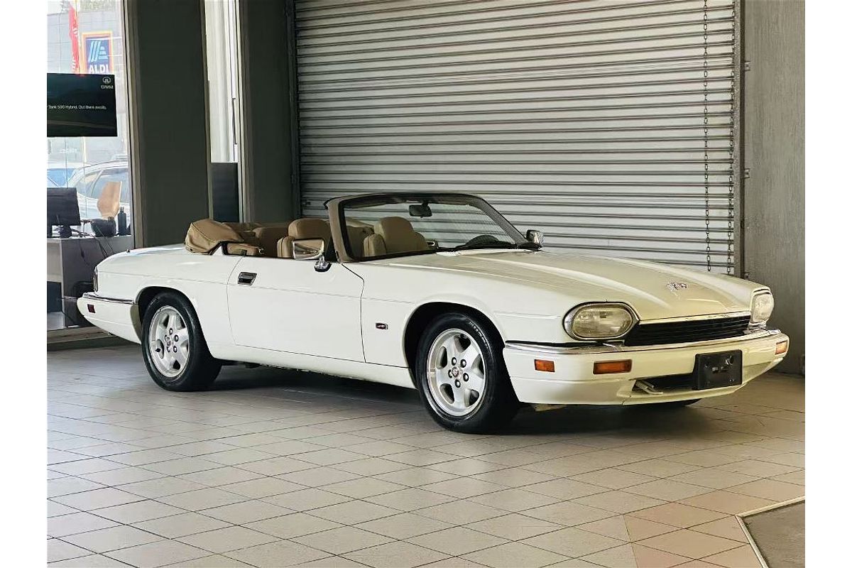 XJS SPORT 4.0L 6Cyl ELECTRONIC F/INJ 4 SP AUTOMATIC 2D CONVERTIBLE 