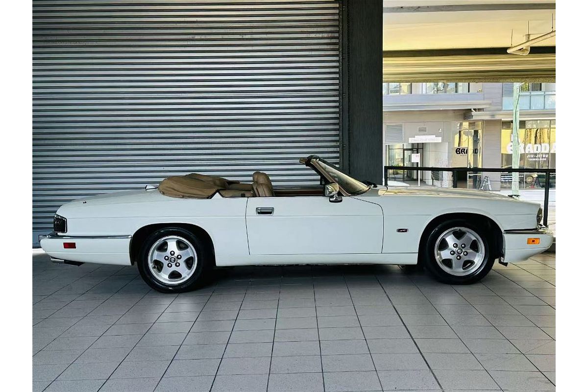 XJS SPORT 4.0L 6Cyl ELECTRONIC F/INJ 4 SP AUTOMATIC 2D CONVERTIBLE 