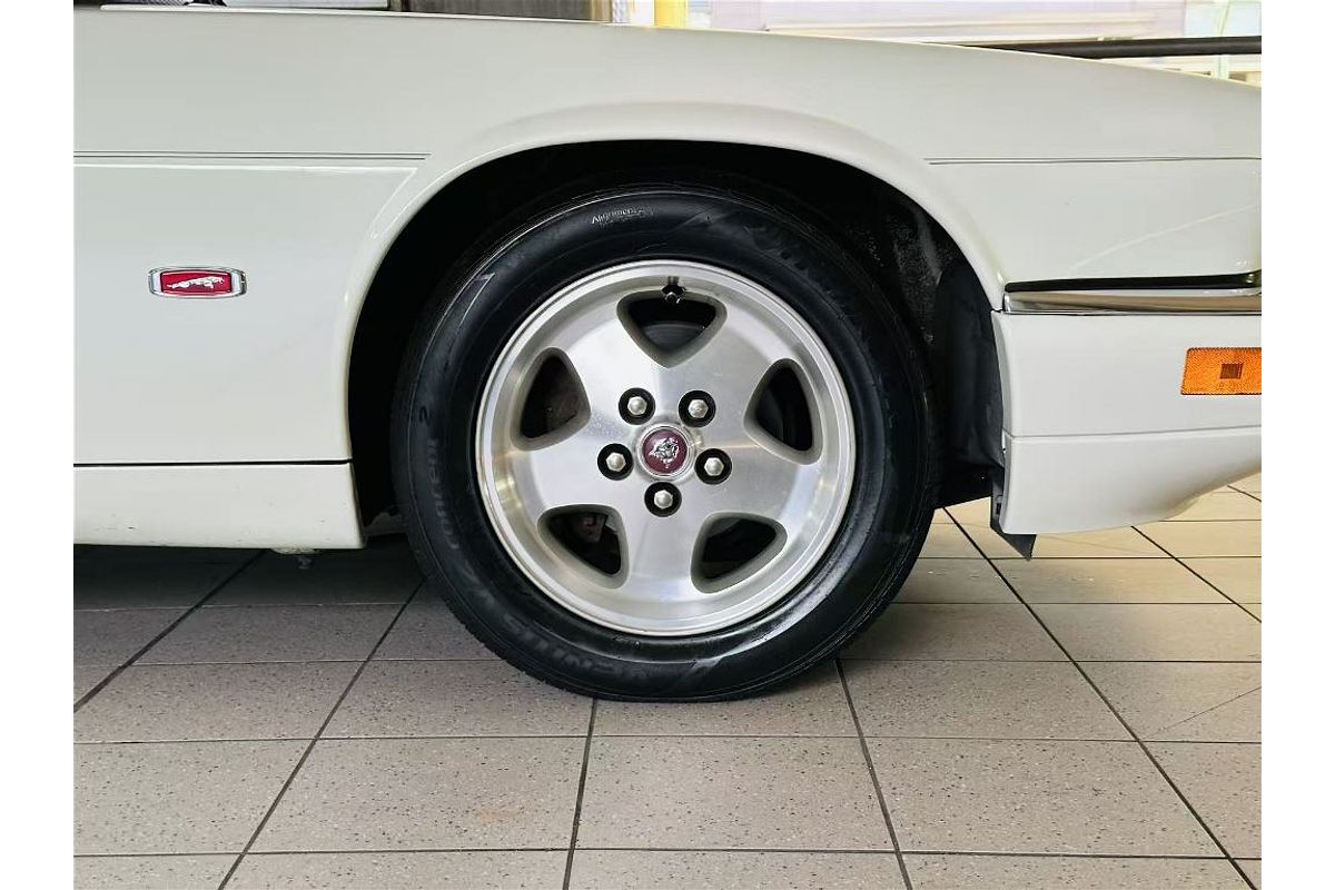 XJS SPORT 4.0L 6Cyl ELECTRONIC F/INJ 4 SP AUTOMATIC 2D CONVERTIBLE 